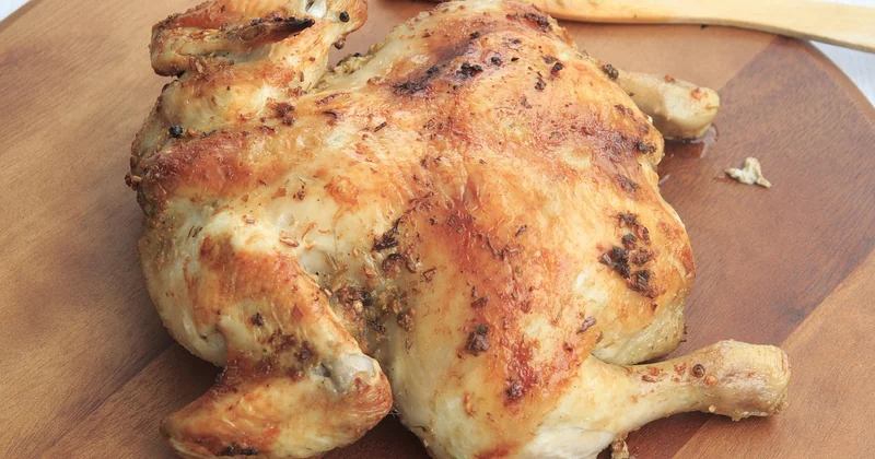 Les astuces pour un poulet tendre et juteux, à tous les coups